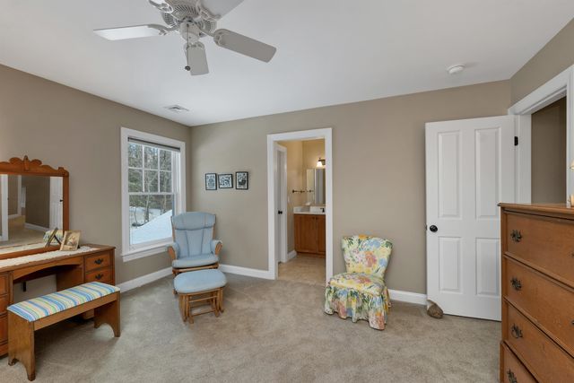 27 Abenaukee Drive, Wolfeboro, NH 03894