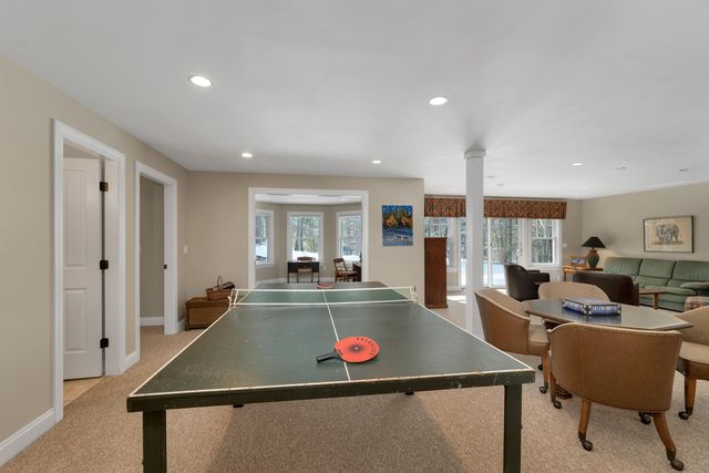 27 Abenaukee Drive, Wolfeboro, NH 03894