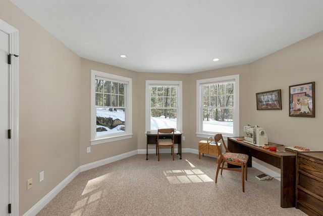 27 Abenaukee Drive, Wolfeboro, NH 03894