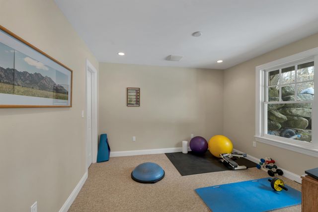 27 Abenaukee Drive, Wolfeboro, NH 03894