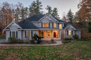 27 Abenaukee Drive, Wolfeboro, NH 03894