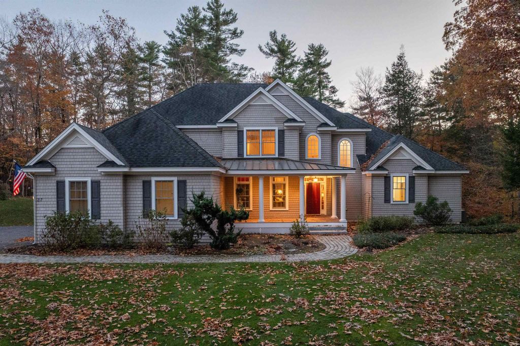 27 Abenaukee Drive, Wolfeboro, NH 03894