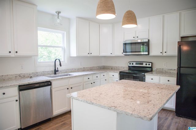 732 CROSSCREEK TRAIL, Pelham, AL 35124