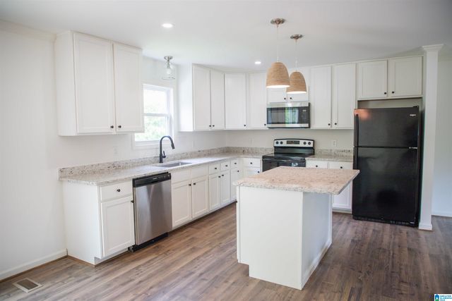 732 CROSSCREEK TRAIL, Pelham, AL 35124