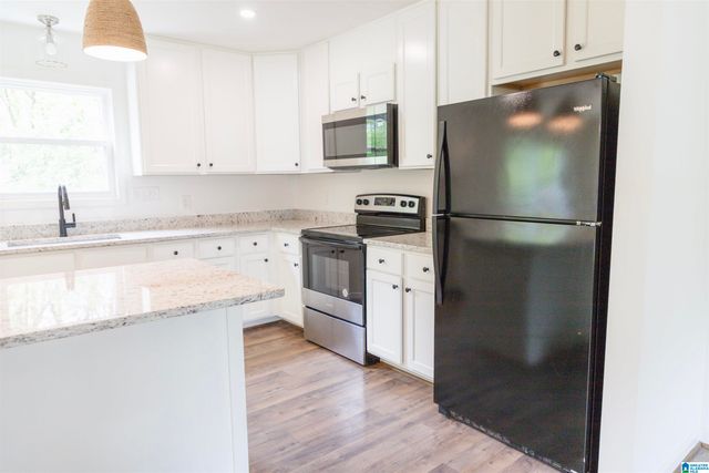 732 CROSSCREEK TRAIL, Pelham, AL 35124