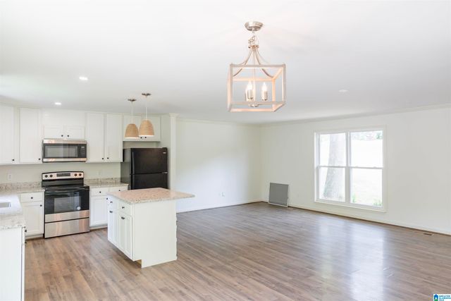 732 CROSSCREEK TRAIL, Pelham, AL 35124