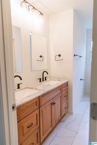 732 CROSSCREEK TRAIL, Pelham, AL 35124