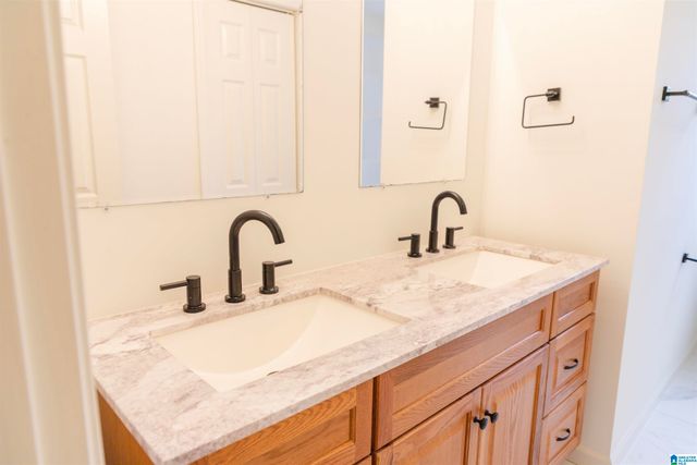 732 CROSSCREEK TRAIL, Pelham, AL 35124