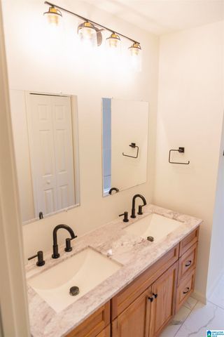 732 CROSSCREEK TRAIL, Pelham, AL 35124