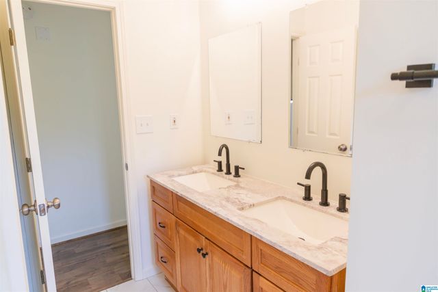 732 CROSSCREEK TRAIL, Pelham, AL 35124