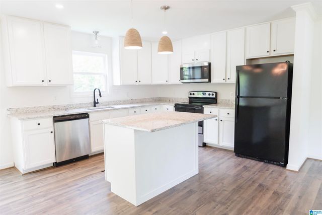 732 CROSSCREEK TRAIL, Pelham, AL 35124