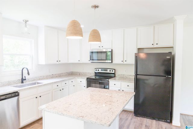 732 CROSSCREEK TRAIL, Pelham, AL 35124