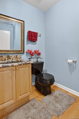 2825 Long Meadow Lane, Rochester Hills, MI 48307