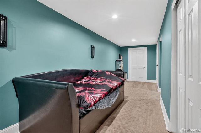 2825 Long Meadow Lane, Rochester Hills, MI 48307