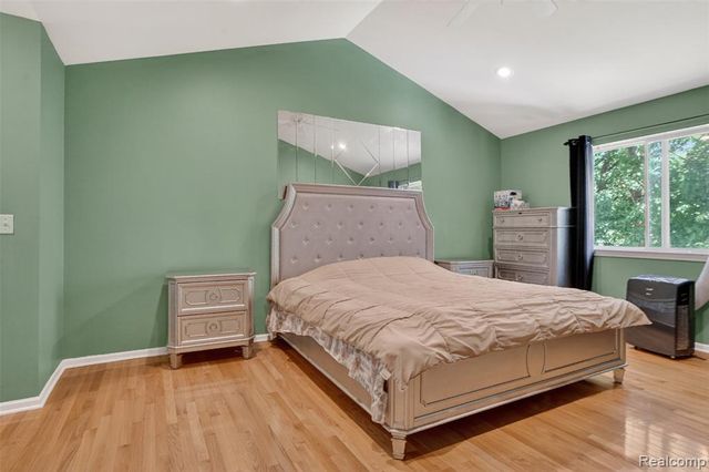 2825 Long Meadow Lane, Rochester Hills, MI 48307