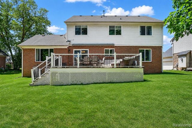 2825 Long Meadow Lane, Rochester Hills, MI 48307