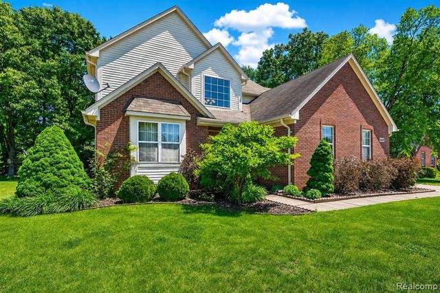 2825 Long Meadow Lane, Rochester Hills, MI 48307