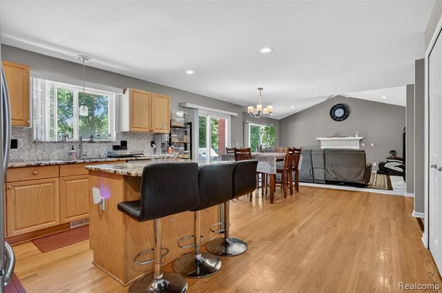 2825 Long Meadow Lane, Rochester Hills, MI 48307