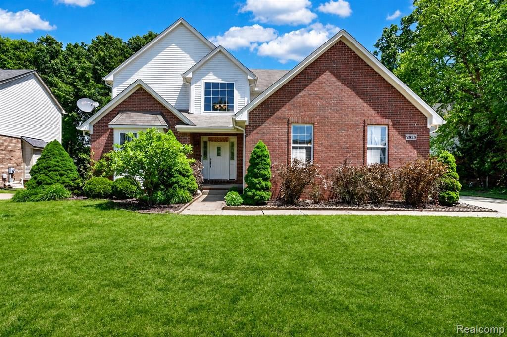 2825 Long Meadow Lane, Rochester Hills, MI 48307