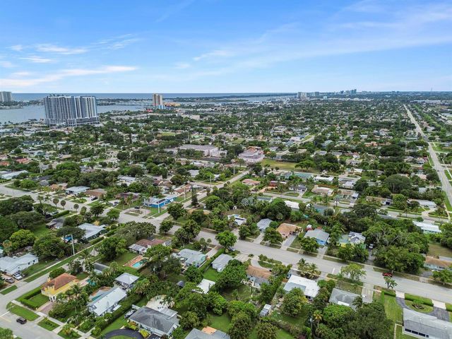 415 Park Avenue, Lake Park, FL 33403