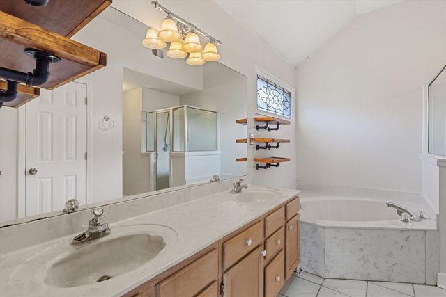 8585 TIMBER CREEK DR, Memphis, TN 38018