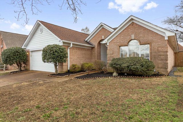 8585 TIMBER CREEK DR, Memphis, TN 38018