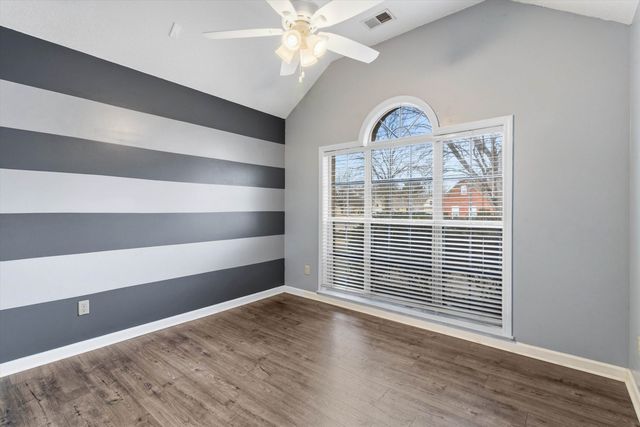 8585 TIMBER CREEK DR, Memphis, TN 38018