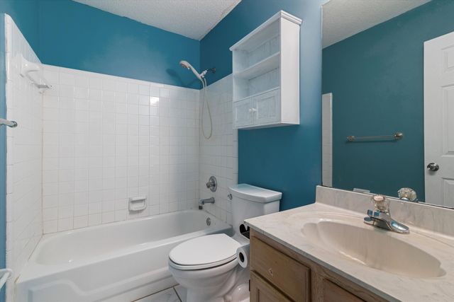 8585 TIMBER CREEK DR, Memphis, TN 38018