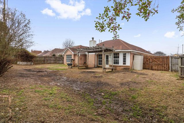 8585 TIMBER CREEK DR, Memphis, TN 38018