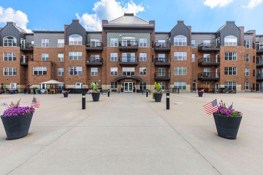 1800 Graham Avenue 130, Saint Paul, MN 55116 — exterior