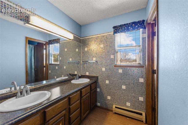 4180 Gleneagle Court, Colorado Springs, CO 80909