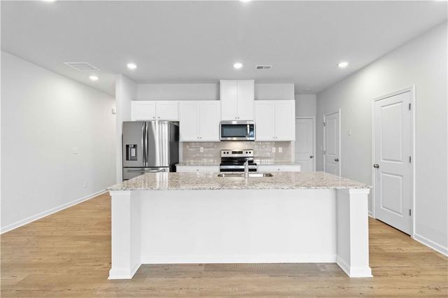 5113 Sidney Square, Flowery Branch, GA 30542