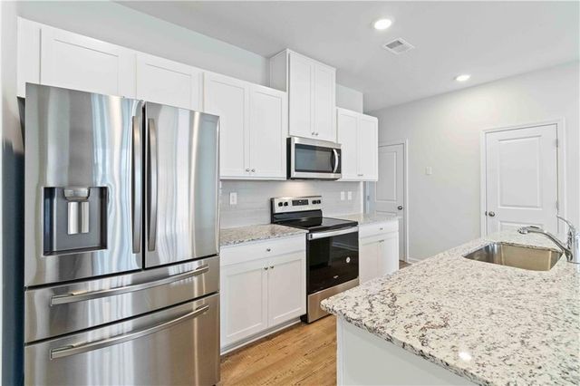 5113 Sidney Square, Flowery Branch, GA 30542