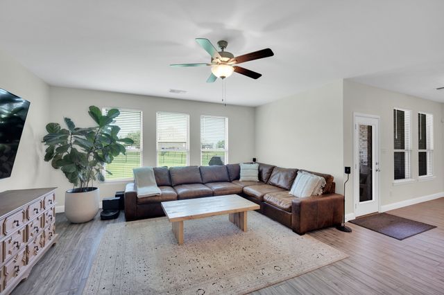 1601 Bearpath Way, Gunter, TX 75058