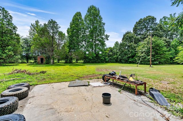 1318 Ostwalt Amity Road, Cleveland, NC 27013