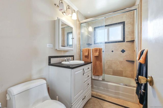 6228 Calle Pavana, San Diego, CA 92139