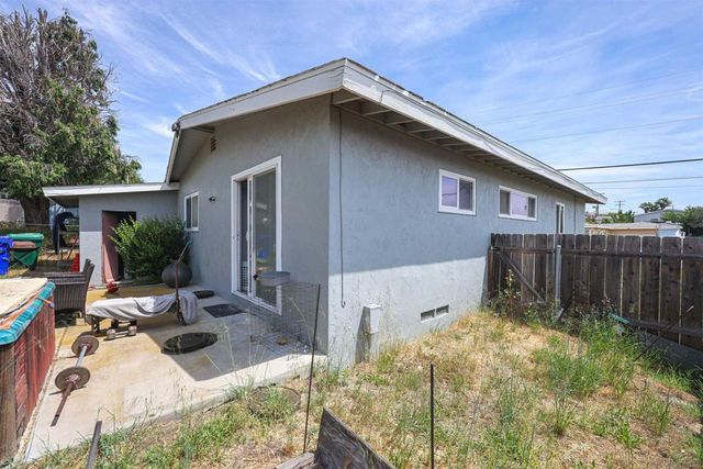 6228 Calle Pavana, San Diego, CA 92139