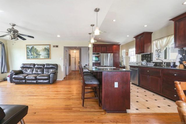 6228 Calle Pavana, San Diego, CA 92139