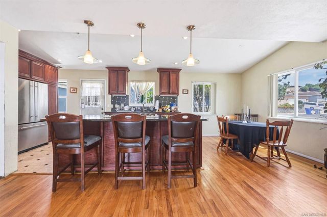 6228 Calle Pavana, San Diego, CA 92139