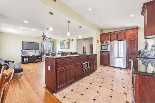 6228 Calle Pavana, San Diego, CA 92139