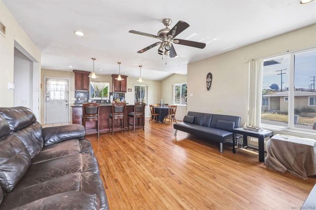 6228 Calle Pavana, San Diego, CA 92139