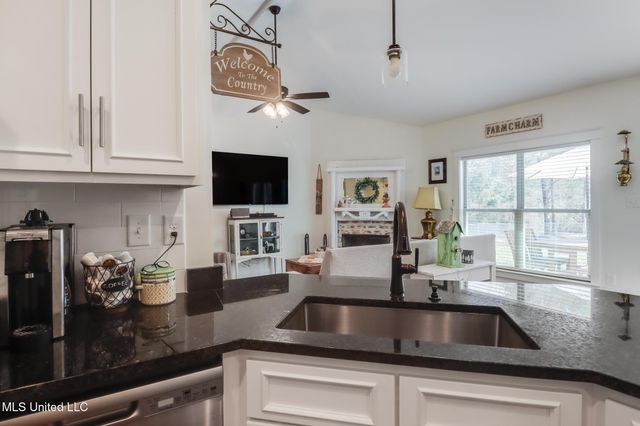 78 Percy O'Neal Road, Mchenry, MS 39561