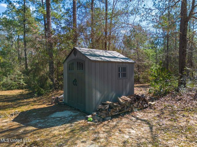 78 Percy O'Neal Road, Mchenry, MS 39561