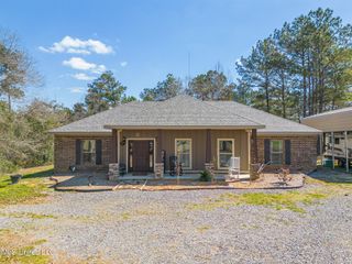 78 Percy O'Neal Road, Mchenry, MS 39561