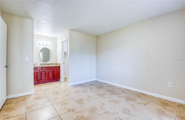 455 ALT 19 S 21, Palm Harbor, FL 34683