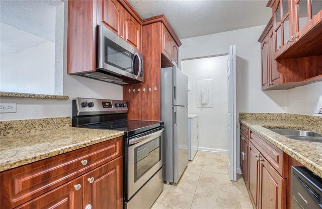 455 ALT 19 S 21, Palm Harbor, FL 34683