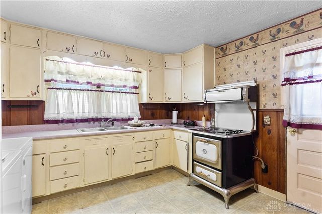 1456 Anna Street, Fairborn, OH 45324