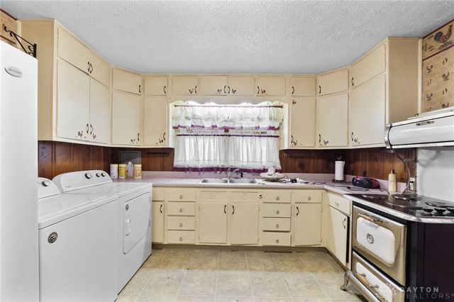 1456 Anna Street, Fairborn, OH 45324