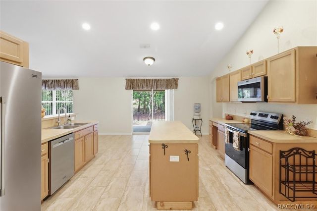 6 Dianthus Court, Homosassa, FL 34446