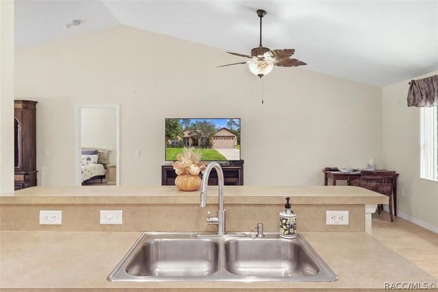 6 Dianthus Court, Homosassa, FL 34446